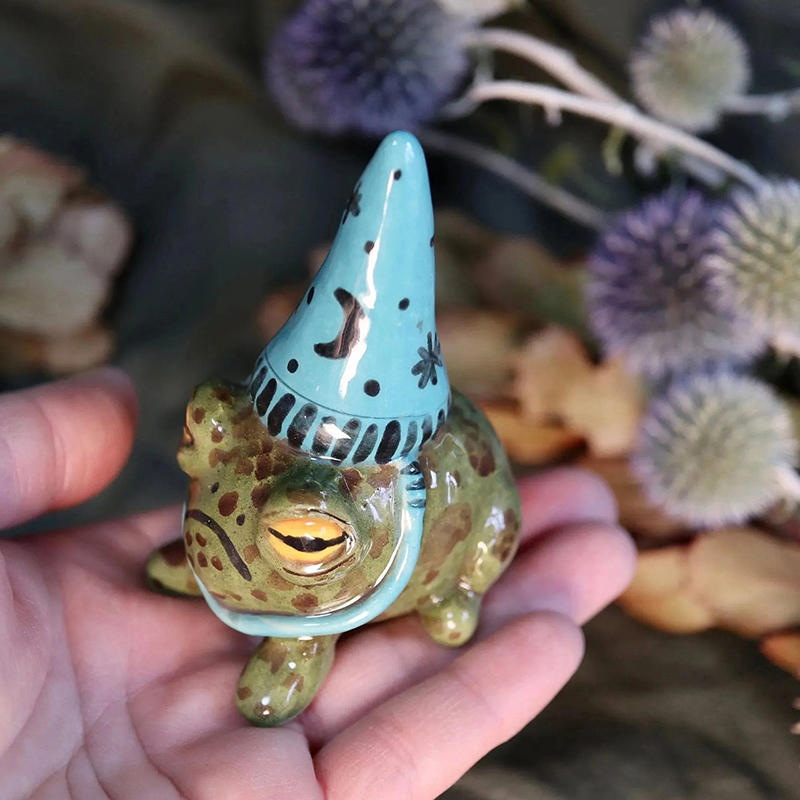 Witch Hat Little Frog Statue R - đánh giá và giá Bonsai Garden Art